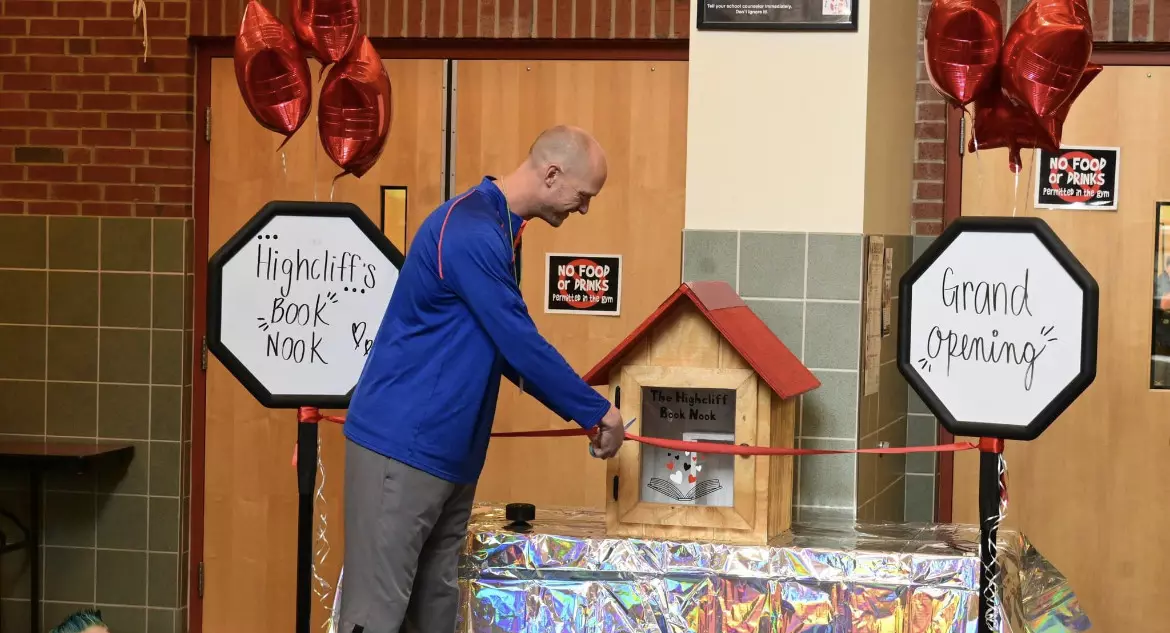 Coach Nate builds a book nook!